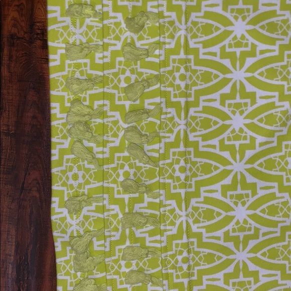 Crown & Ivy Top - Picture 3 of 5